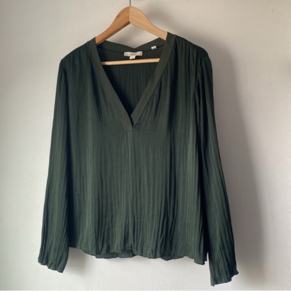 Vince S Crushed Pleat V-Neck Top. - Picture 3 of 13